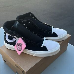 Brand New STRAYE High-Tops – Men’s Size 11 – “FU/CK” Design – Unworn with Box